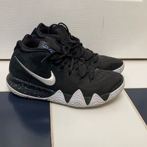 NIKE Kyrie Flytrap 2s